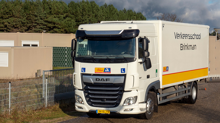 Verkeersschool Brinkman beroepsopleiding vrachtauto